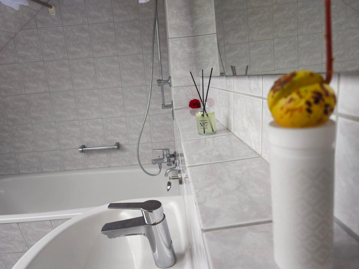 Sauna - Massage -Bodensee-Cinema Feeling- Home Sharing - Parking - Kueche رادولفزيل ام بوندنز المظهر الخارجي الصورة